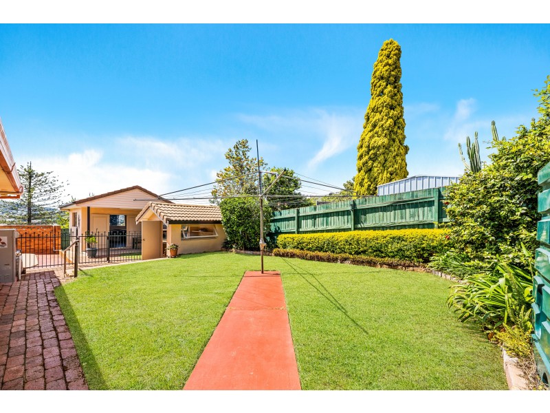 242 North Street, Rockville QLD 4350