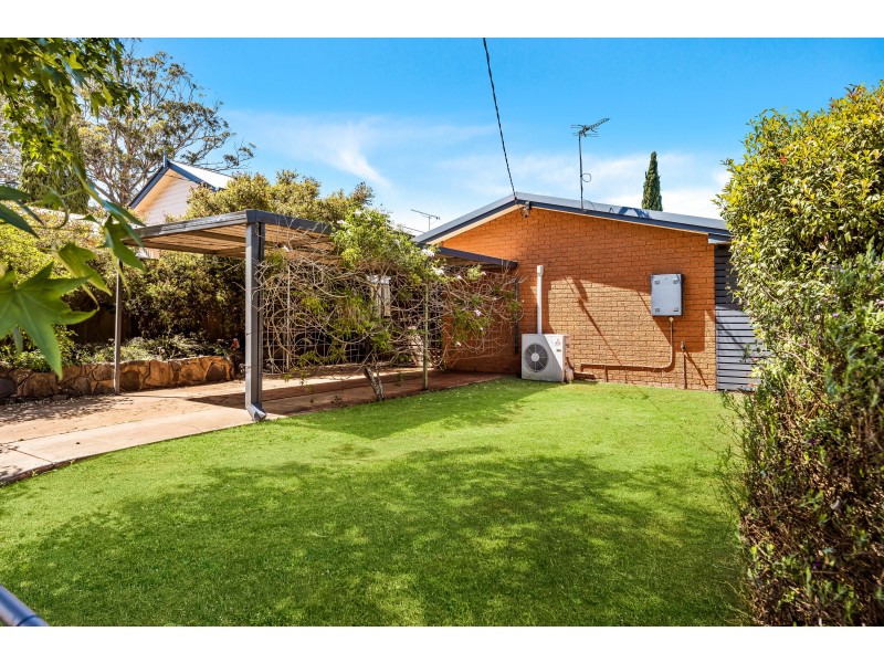 358 Alderley Street, Kearneys Spring QLD 4350