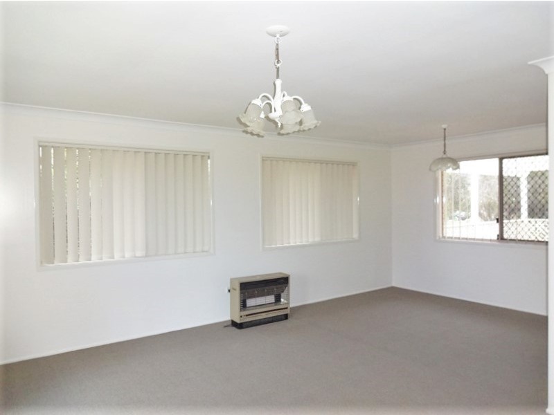 2 Donna Court, Kearneys Spring QLD 4350