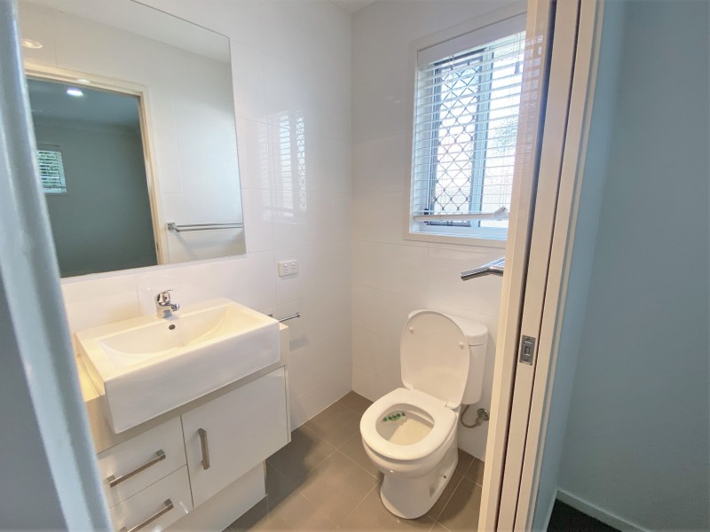 Unit 2/3 Phyllis Street, Harristown QLD 4350