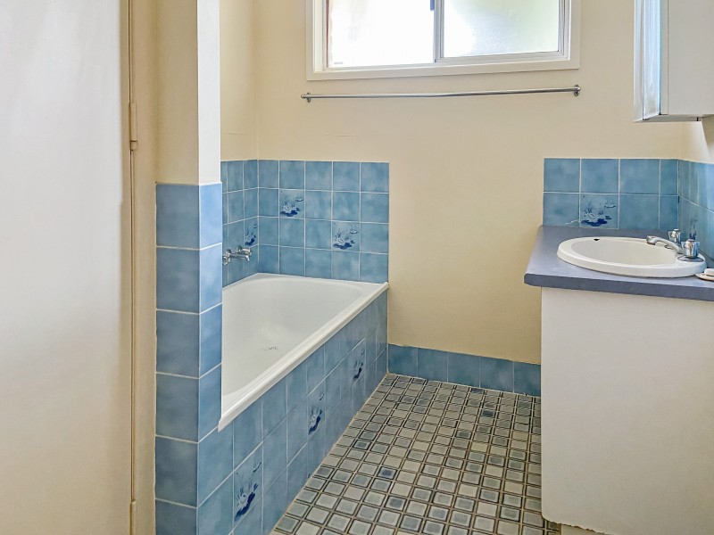 34 Seppelt Street, Wilsonton Heights QLD 4350