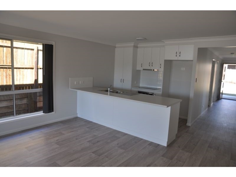 13 Downs Street, Glenvale QLD 4350