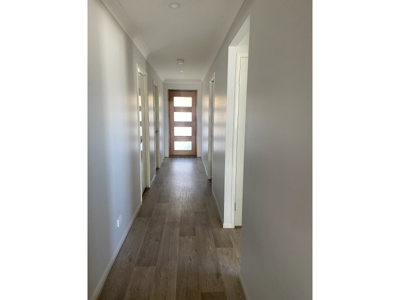 13 Downs Street, Glenvale QLD 4350