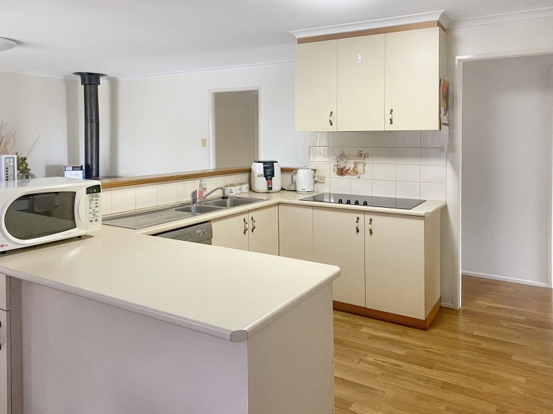 12 Lachlan Court, Westbrook QLD 4350