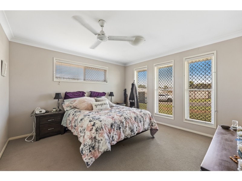 28 Smythe Drive, Highfields QLD 4352