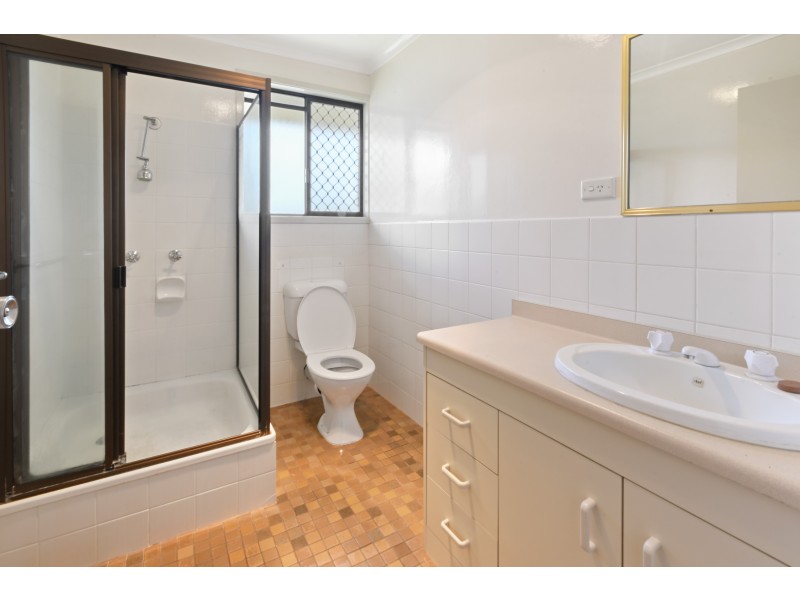 Unit 2/13 Dumba Street, Harristown QLD 4350