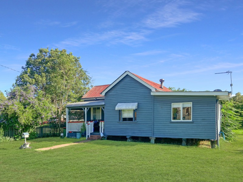 2 Glasgow Street, North Toowoomba QLD 4350