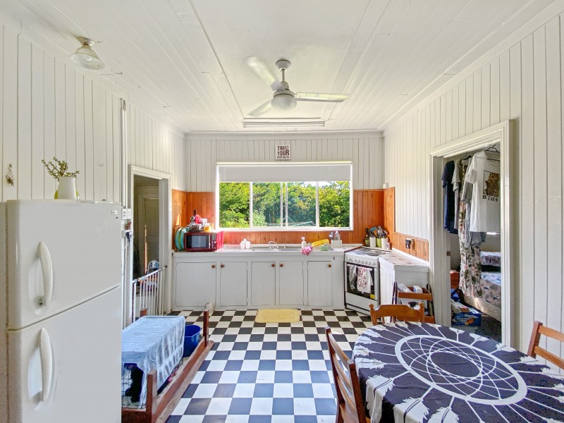 2 Glasgow Street, North Toowoomba QLD 4350