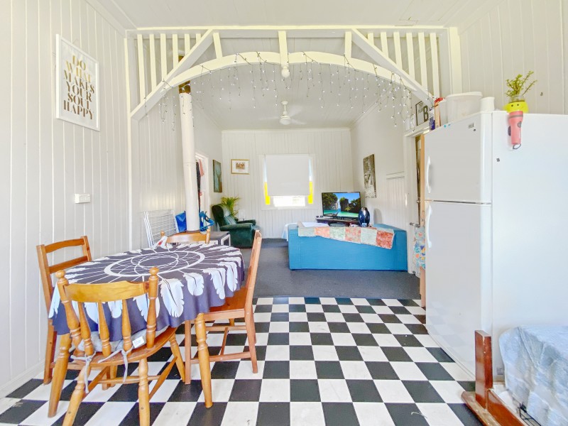 2 Glasgow Street, North Toowoomba QLD 4350