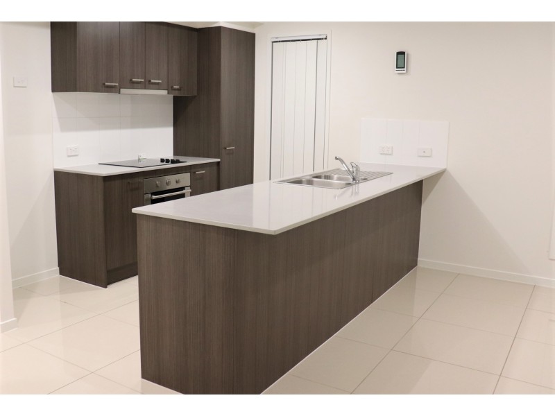 Unit 1/16 Magpie Drive, Cambooya QLD 4358