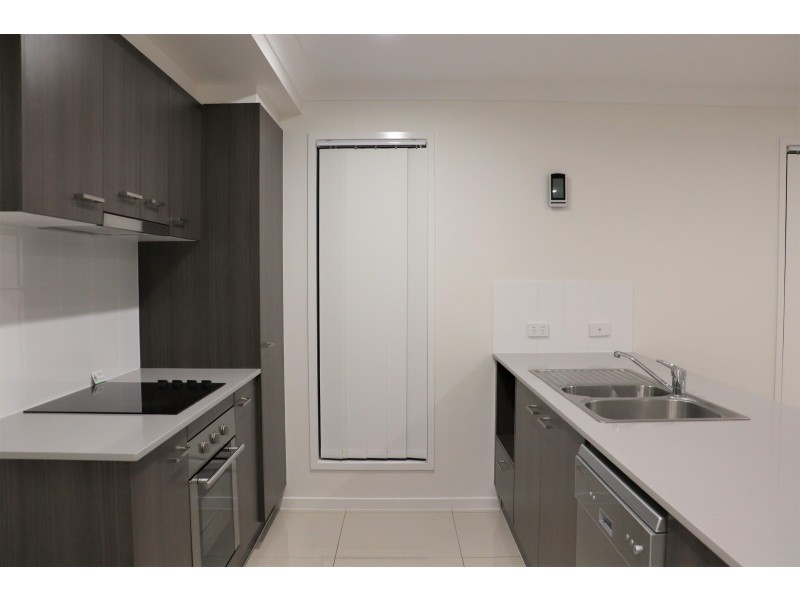 Unit 1/16 Magpie Drive, Cambooya QLD 4358