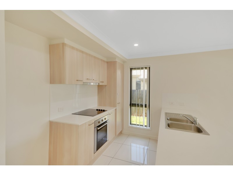 Unit 1/38 Weebah Place, Cambooya QLD 4358