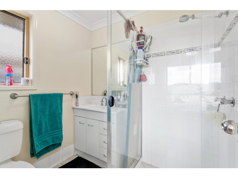 24 Wareena Crescent, Glenvale QLD 4350