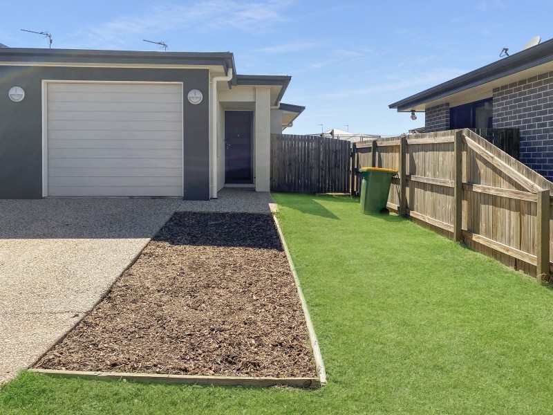 Unit 2/11 Weebah Place, Cambooya QLD 4358