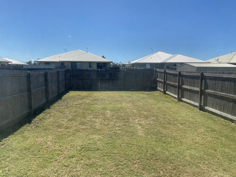 Unit 2/11 Weebah Place, Cambooya QLD 4358