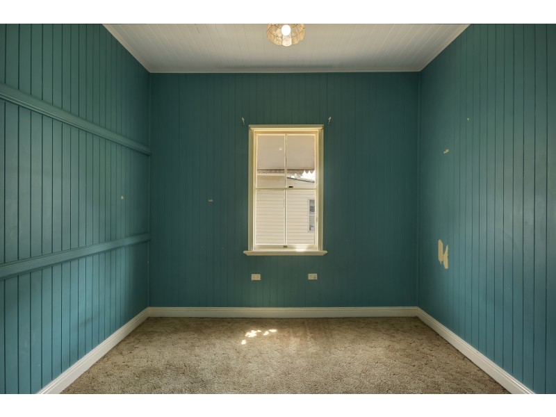 6 Northland Street, Newtown QLD 4350