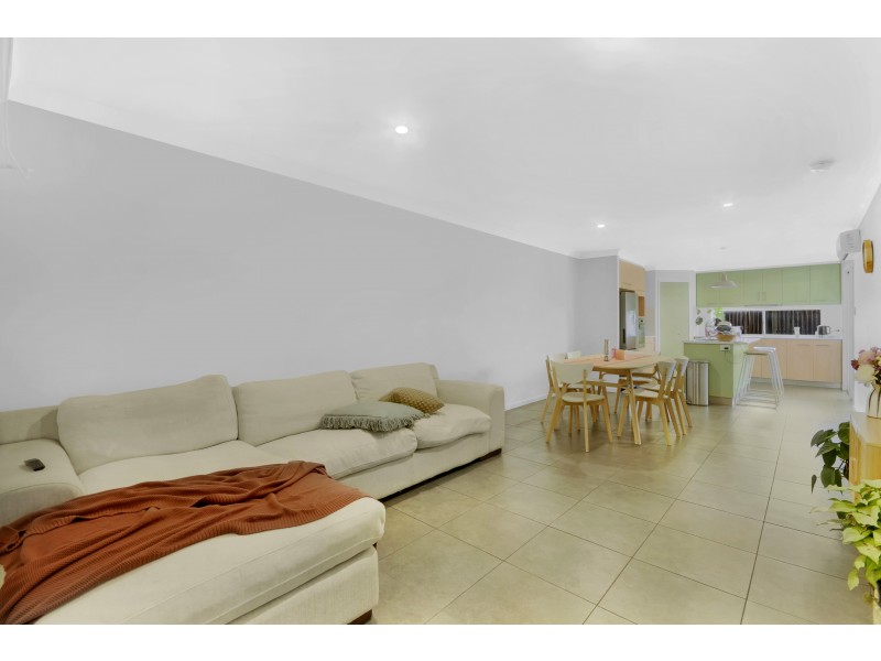 Unit 2/4 Adelaide Street, Cranley QLD 4350