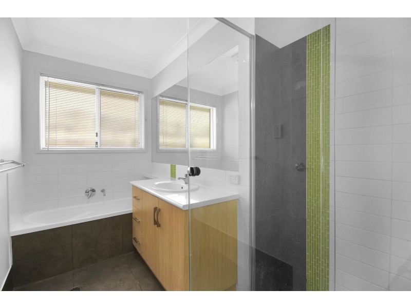 Unit 2/4 Adelaide Street, Cranley QLD 4350