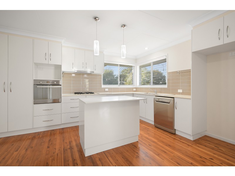 8 Veronica Court, Centenary Heights QLD 4350