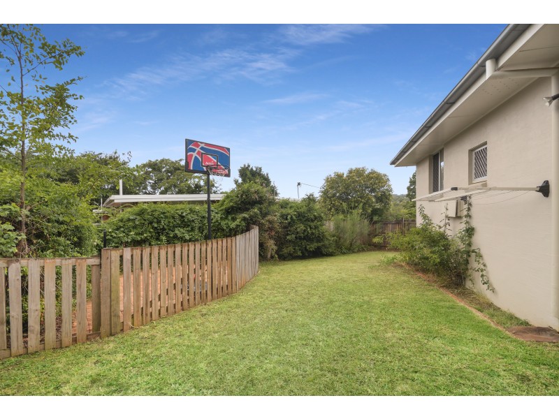 8 Veronica Court, Centenary Heights QLD 4350