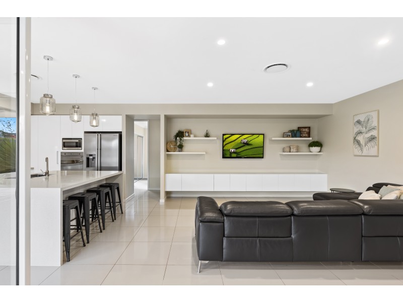 15 Webcke Crescent, Kleinton QLD 4352