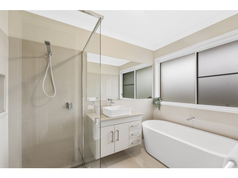 15 Webcke Crescent, Kleinton QLD 4352