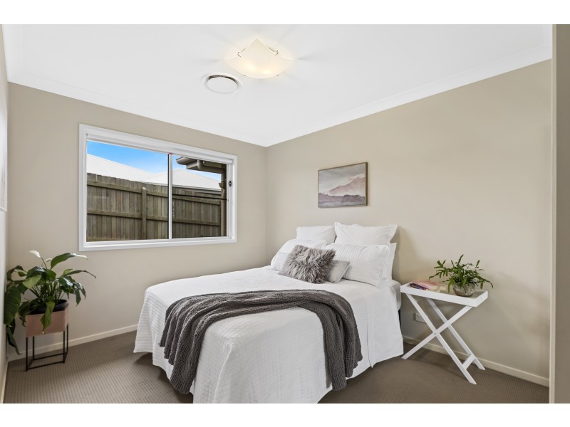 15 Webcke Crescent, Kleinton QLD 4352