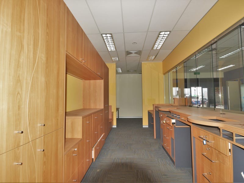 Shop 5 /131 Anzac Avenue, Newtown QLD 4350