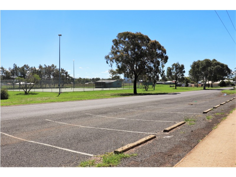 15 Lucy Street, Cambooya QLD 4358