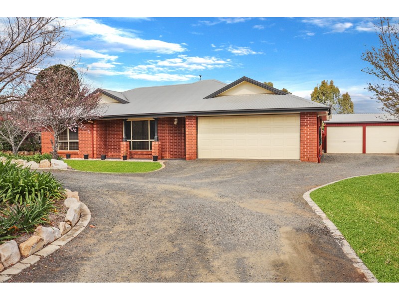 15 McLachlan Drive, Highfields QLD 4352