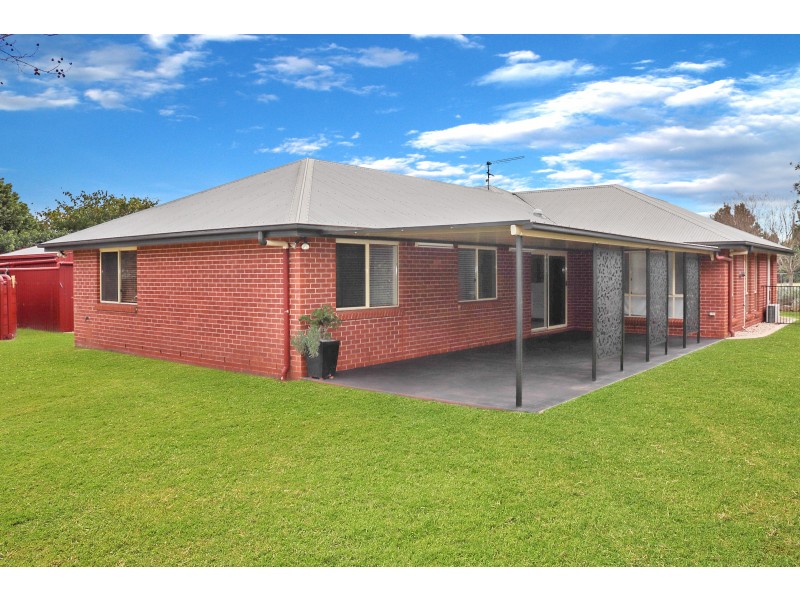 15 McLachlan Drive, Highfields QLD 4352