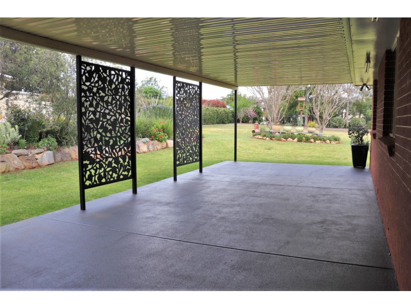 15 McLachlan Drive, Highfields QLD 4352