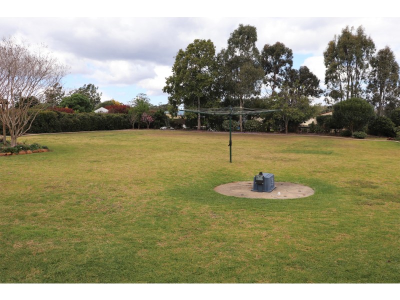 15 McLachlan Drive, Highfields QLD 4352