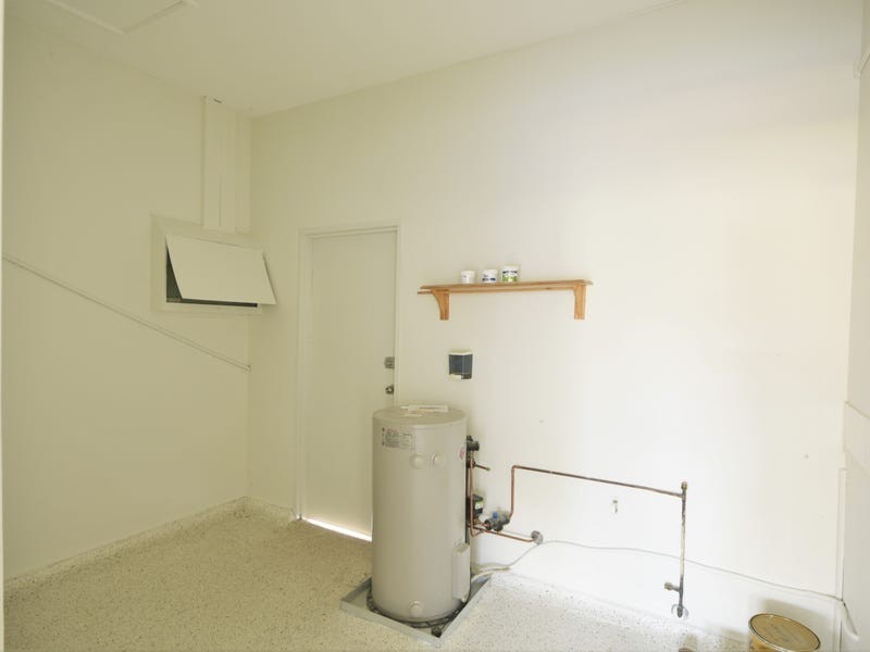 Shop 9/837 Ruthven Street, Kearneys Spring QLD 4350