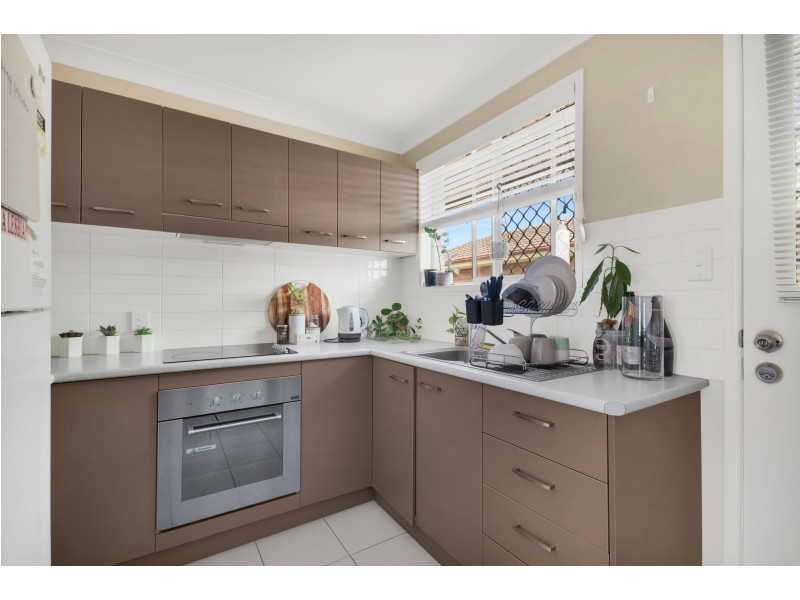 Unit 1/5 Cassia Street, Centenary Heights QLD 4350