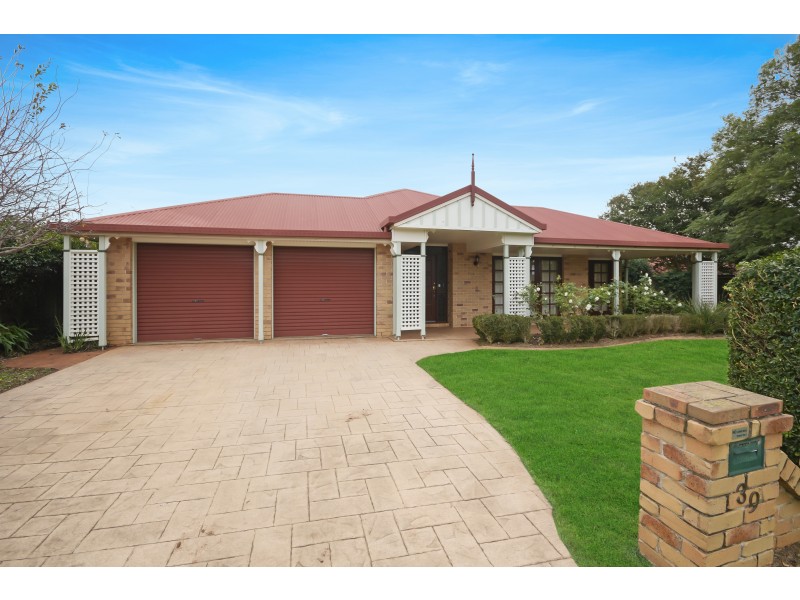 39 Dandelion Drive, Middle Ridge QLD 4350