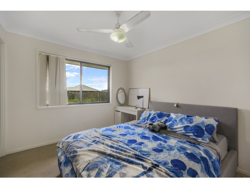 Unit 2/27 Weebah Place, Cambooya QLD 4358