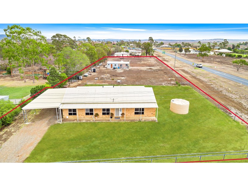 38 Railway Street, Cambooya QLD 4358