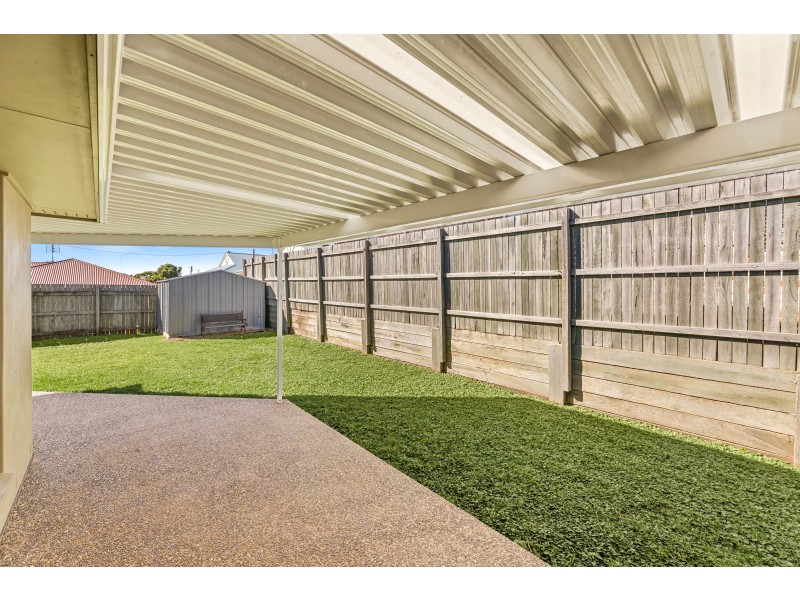 20 Fay Court, Kearneys Spring QLD 4350