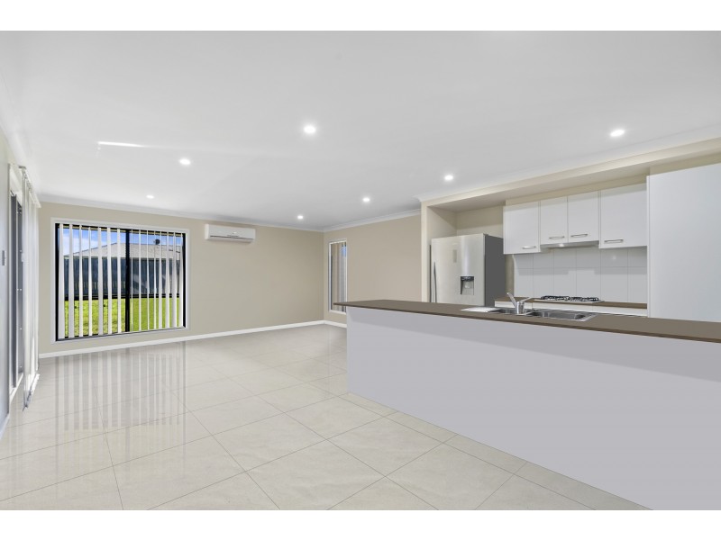 11 Arwon Street, Wyreema QLD 4352