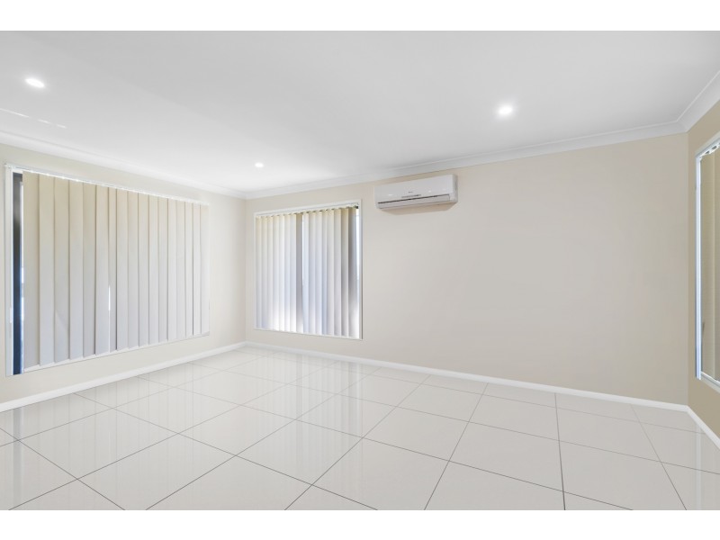 11 Arwon Street, Wyreema QLD 4352