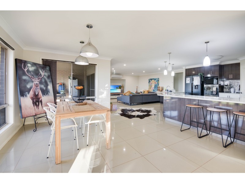 16 Maculan Crescent, Westbrook QLD 4350