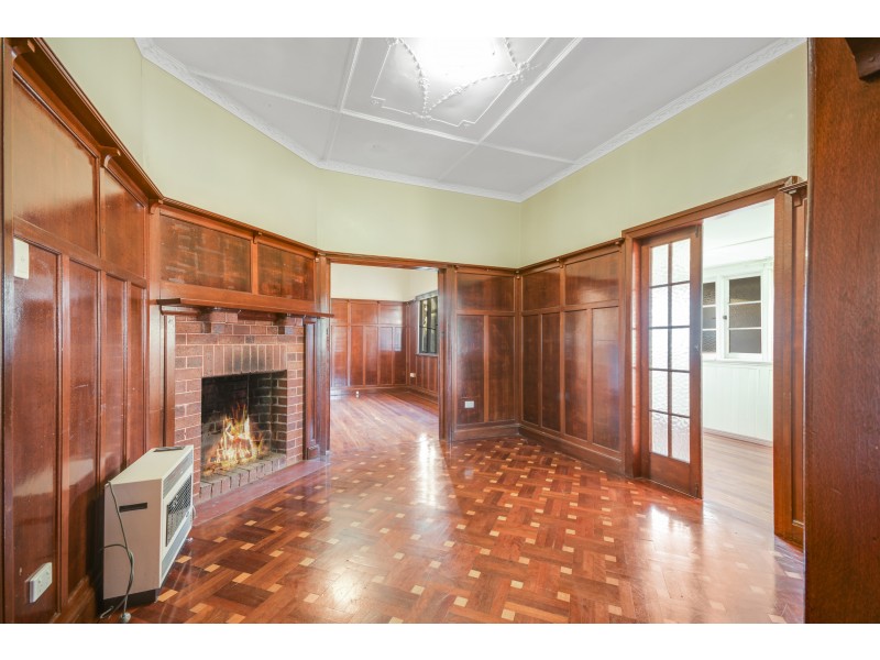 235 Hume Street, South Toowoomba QLD 4350