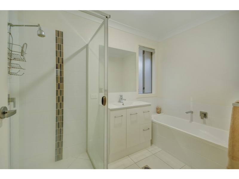 22 Minnett Street, Glenvale QLD 4350
