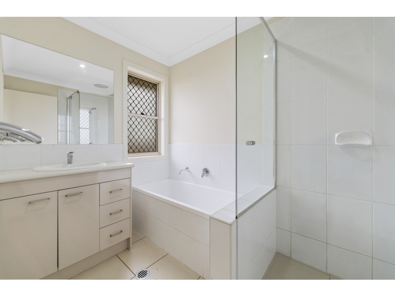 22 Wandoo Crescent, Westbrook QLD 4350