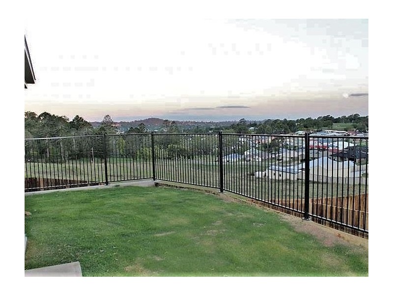 Unit 2/19 Alpine Court, Cranley QLD 4350