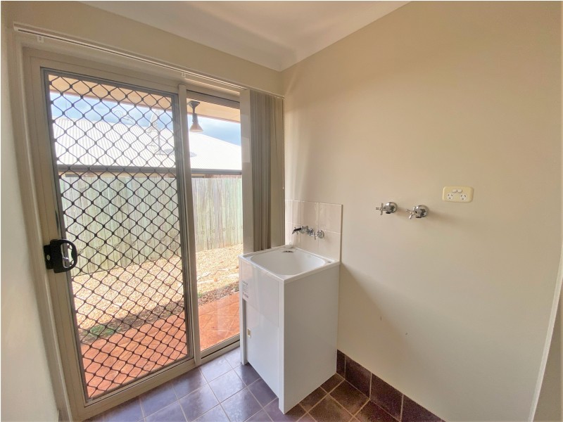 84 Aberdeen Street, Rangeville QLD 4350
