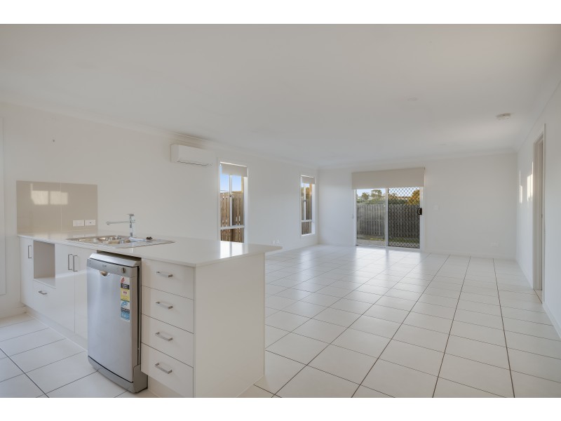 7 Downs Street, Glenvale QLD 4350