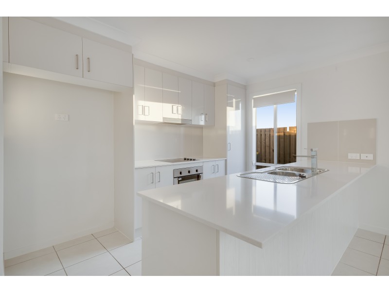 7 Downs Street, Glenvale QLD 4350