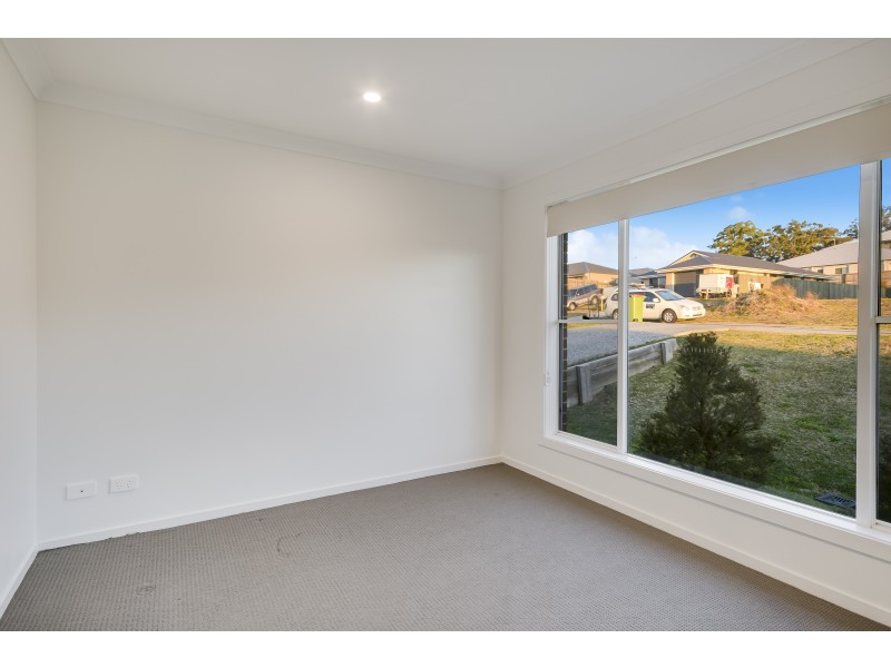 7 Downs Street, Glenvale QLD 4350